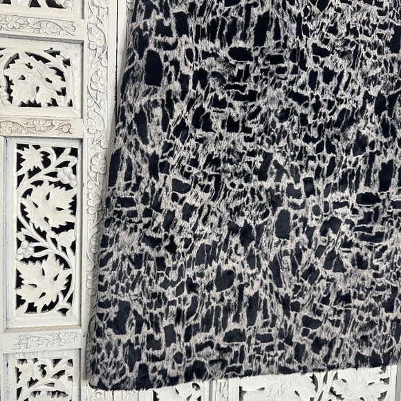 Vintage Louben Black & Gray All Over Print Fuzzy Faux Fur Style Pencil Skirt - Picture 4 of 7